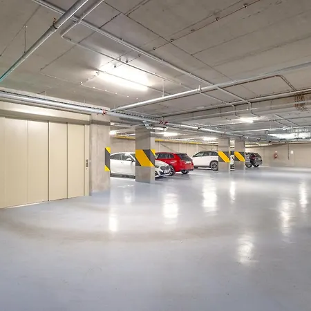 Stylish - Free Parking, Cinema, By Gravity *