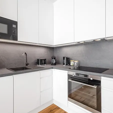 Stylish - Free Parking, Cinema, By Gravity Apartment *