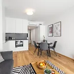 Stylish - Free Parking, Cinema, By Gravity Apartment *