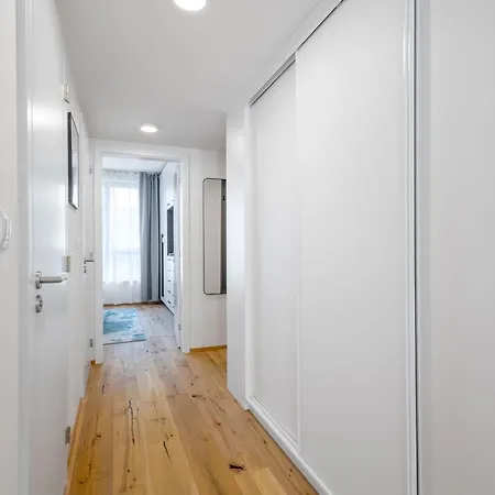 Stylish - Free Parking, Cinema, By Gravity Apartment Prag